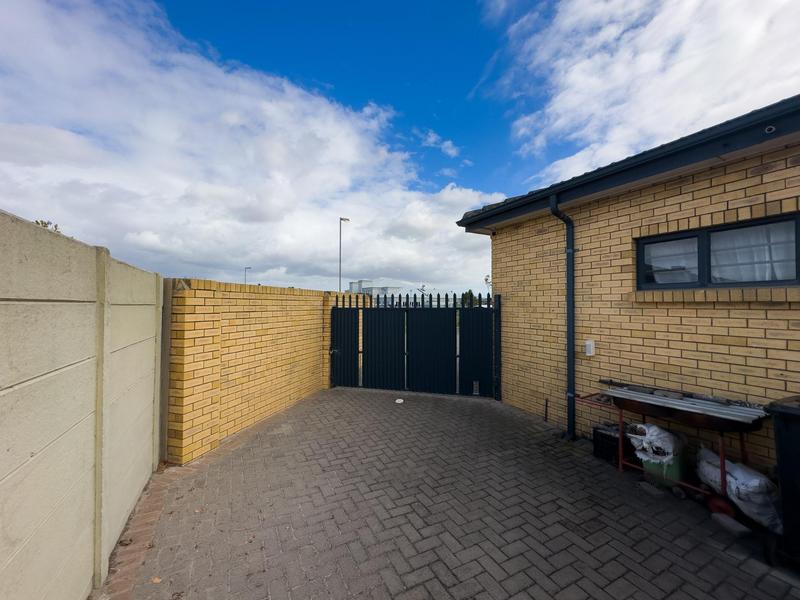 3 Bedroom Property for Sale in Sonkring Western Cape